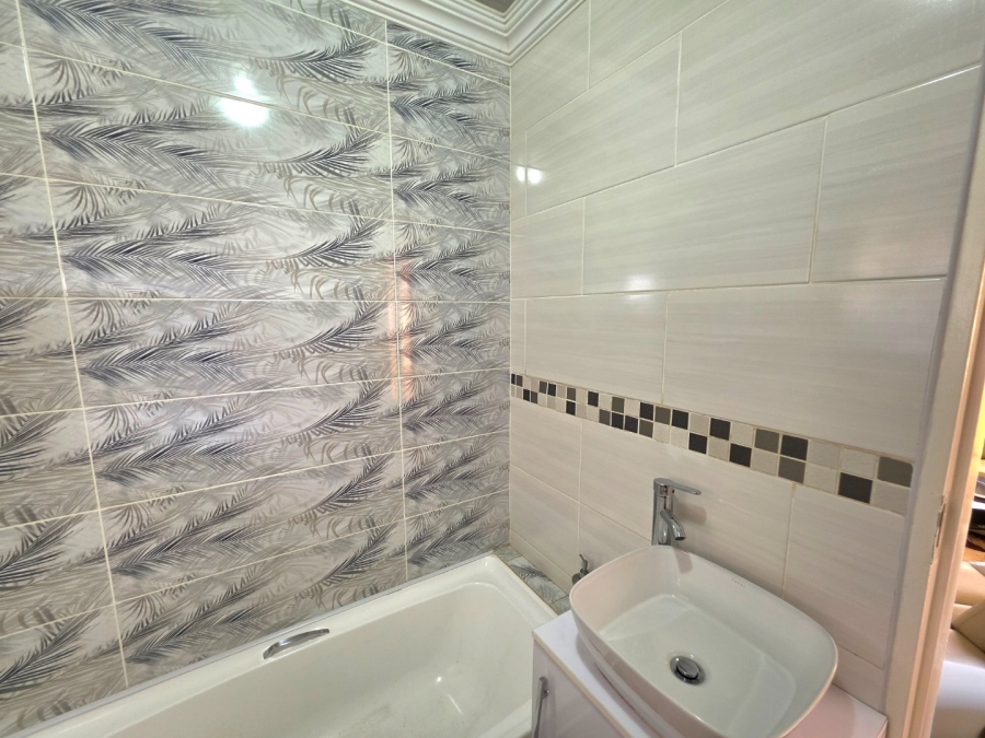 2 Bedroom Property for Sale in Bohlokong Free State